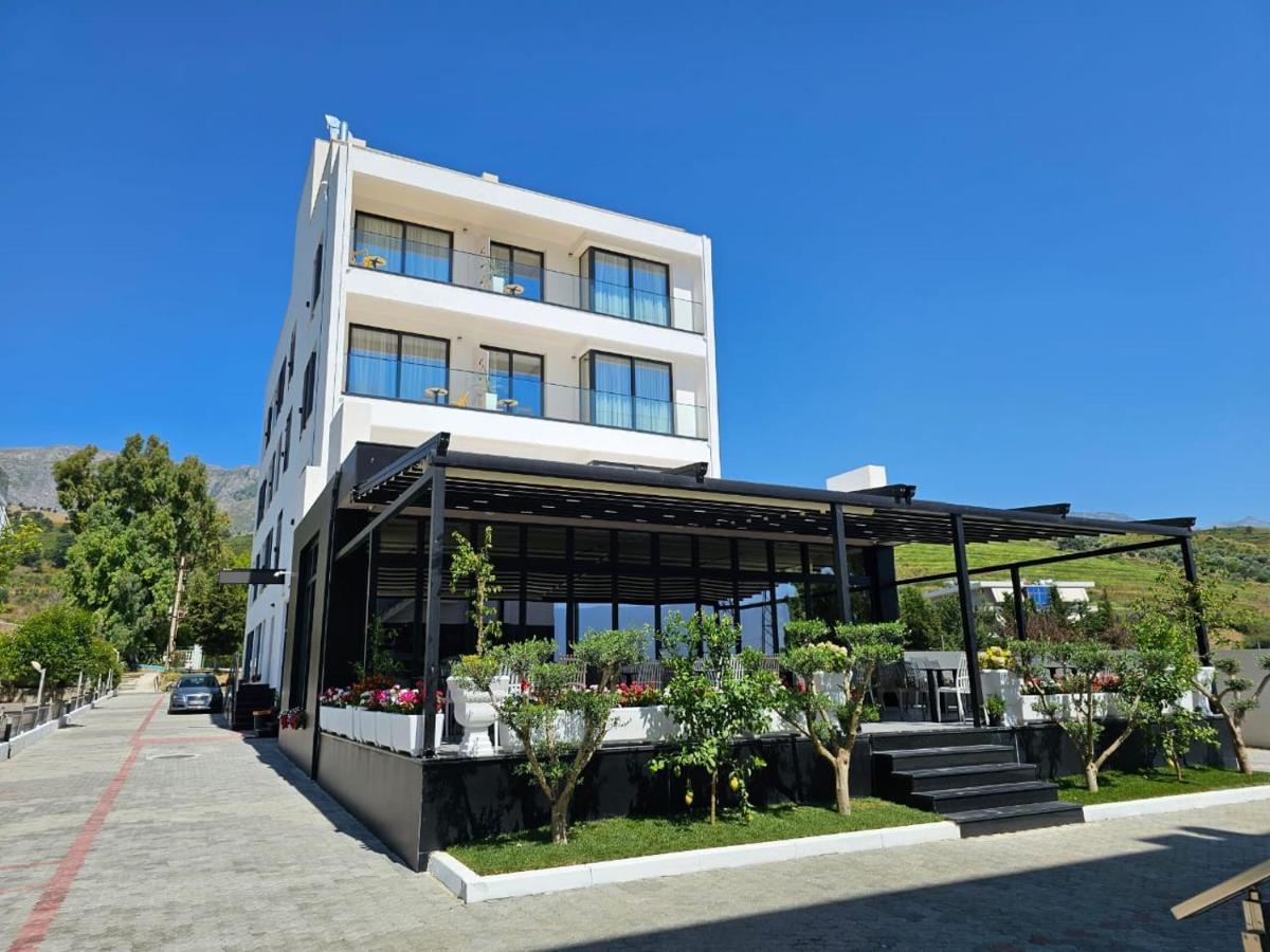 Kaan Hotel Radhimë Buitenkant foto